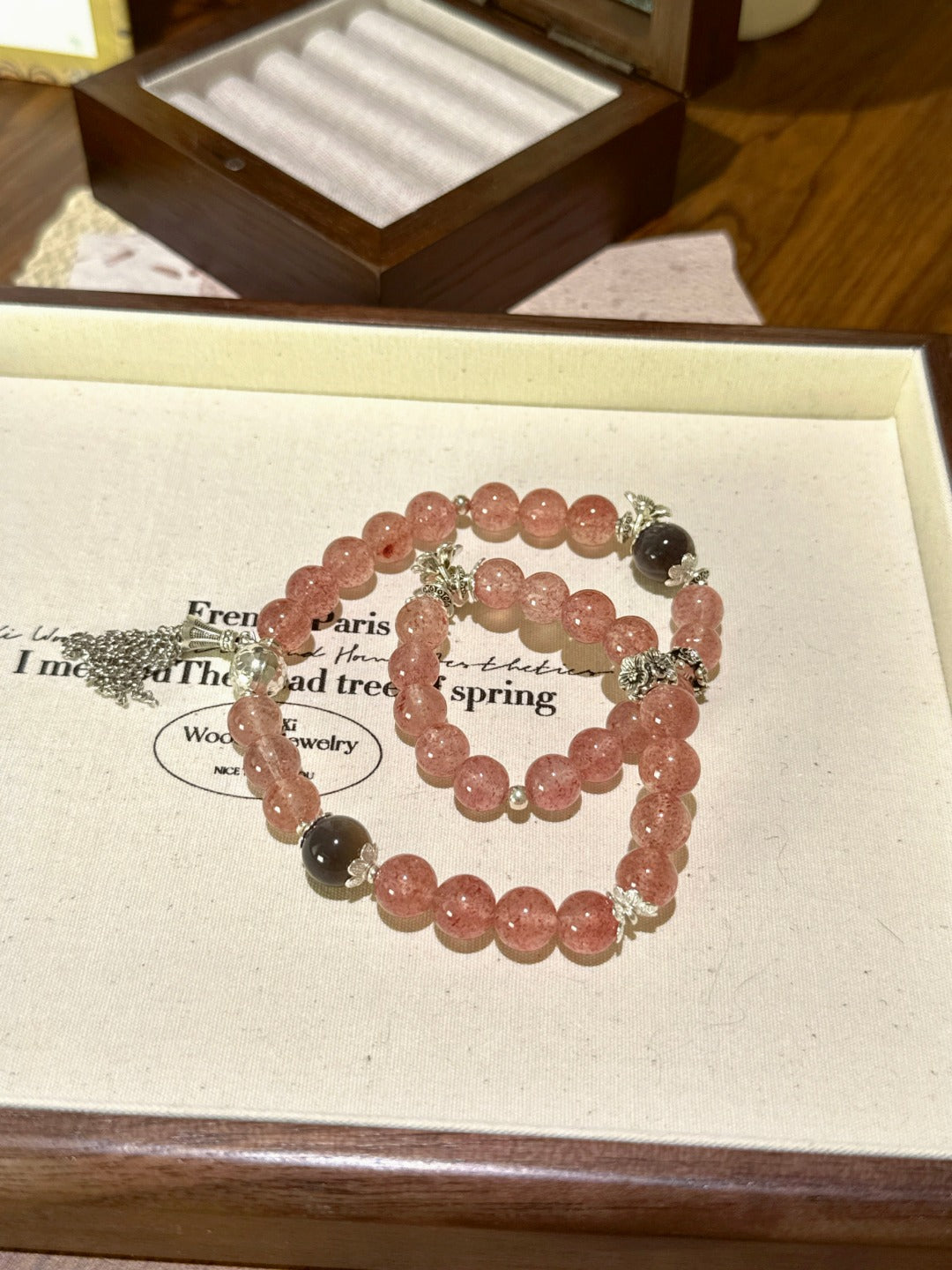 ▫️▪️ Strawberry crystal black gold backbone bracelet